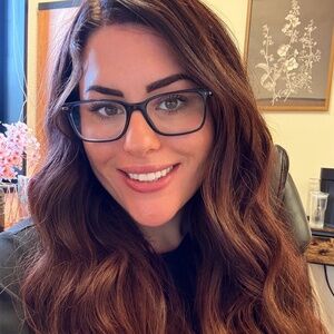 Meet your Posher, Stephanie